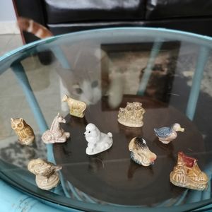 Wade Whimsies Red Rose tea figurines